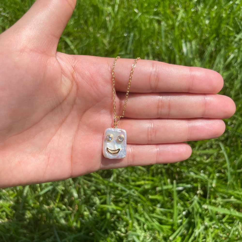 Happy face necklace - Picture 1 of 1